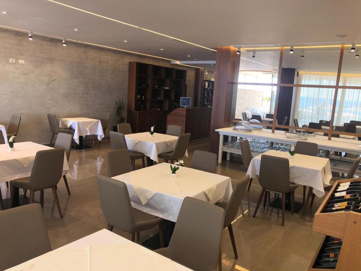 Hotel Maren Durrës Exteriör bild